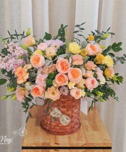 What are some beautiful flower baskets to congratulate on November 20th?
