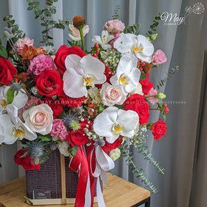 Lẵng hoa lan hồ điệp