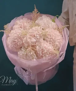 Bó hoa tươi lãng mạn kèm lời chúc 20/10 ngắn gọn ý nghĩa
