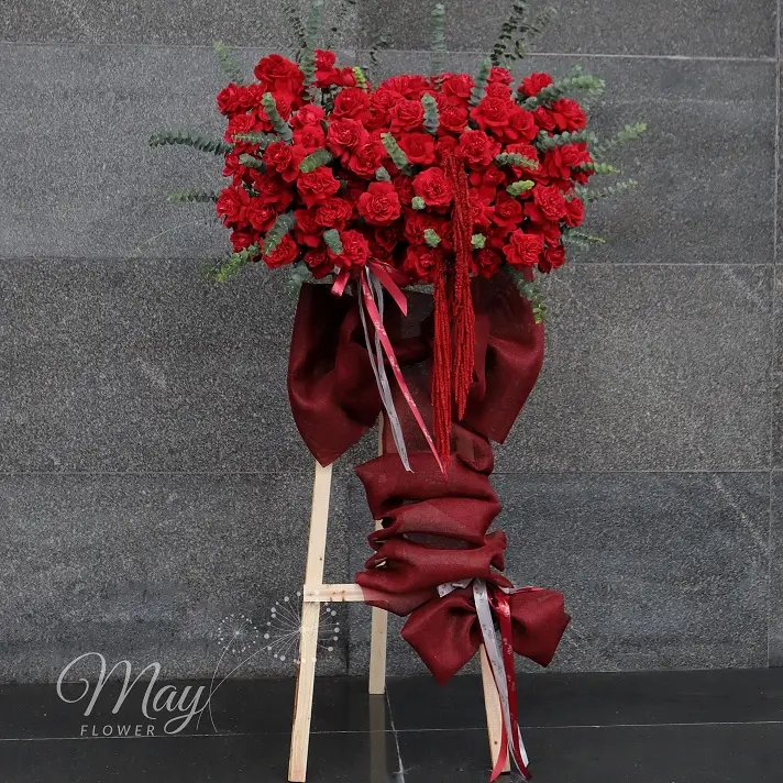 Kệ hoa khai trương tone đỏ rực rỡ