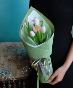 Bó hoa Tulip nhỏ xinh