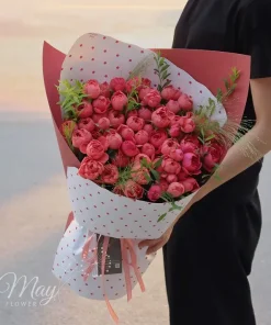 Bó hoa hông chùm đỏ xinh xắn